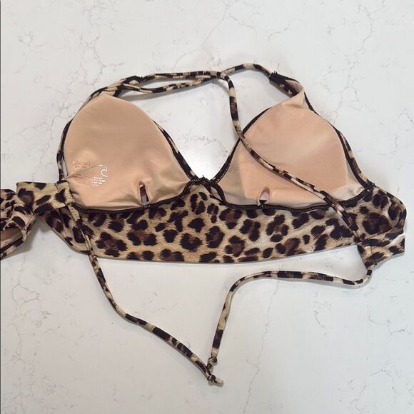 Demi’s Leopard Print Bikini Set. 3 pieces.  Size L top size Small/medium bottom. - Picture 3 of 9